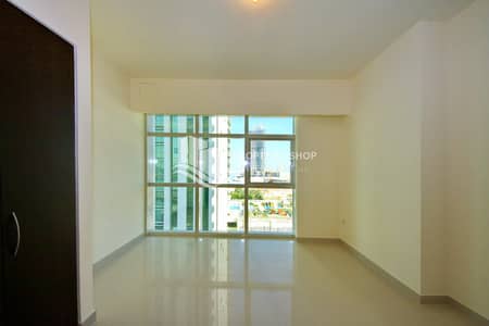 1 Bedroom Flat for Sale in Al Reem Island, Abu Dhabi - 1-bedroom-apartment-al-reem-island-marina-square-tala-tower-bedroom. JPG