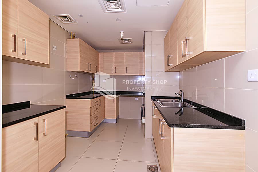 3 1-bedroom-apartment-al-reem-island-marina-square-ocean-terrace-kitchen. JPG