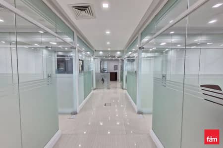 Office for Sale in Barsha Heights (Tecom), Dubai - Ready ROI | Fitted | Cabins | Grosvenor Bus Tower