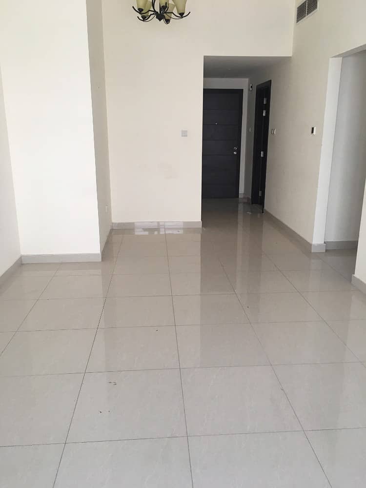 Hot offer 1bhk with balcony parking just 22k new Muwaileh