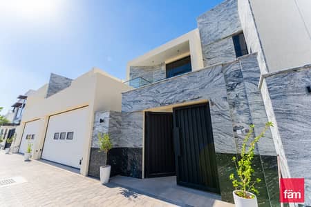 6 Bedroom Villa for Sale in Nad Al Sheba, Dubai - Corner Villa 3 roads | Single Row | Branded