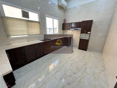 PRIVATE  ENTRANCE BEAUTIFULL 3BHK MOLHAQ WITH  2 WASHROOMS