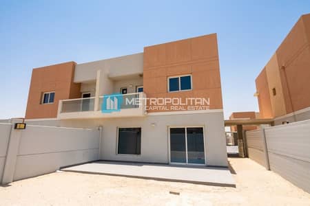 3 Bedroom Townhouse for Sale in Al Samha, Abu Dhabi - Single Row | Balcony | Wide Luxurious Townhouse