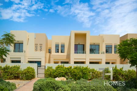 3 Bedroom Villa for Rent in Reem, Dubai - Vacant July | Close to pool and Park