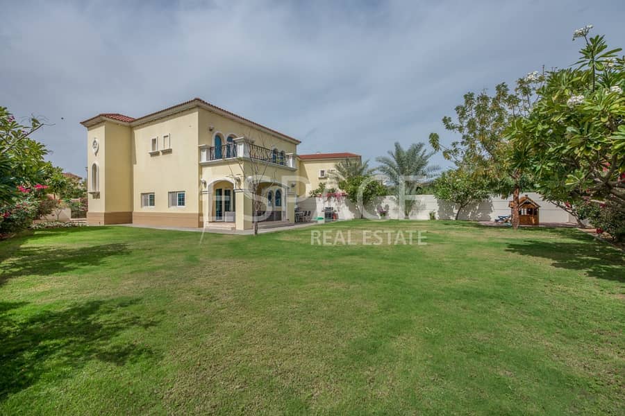 Well Maintained Villa on a Huge Plot