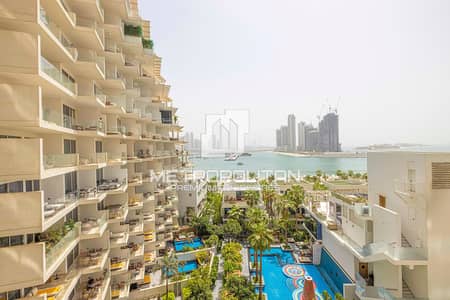 2 Bedroom Apartment for Sale in Palm Jumeirah, Dubai - Best Priced | High ROI | Prime Location