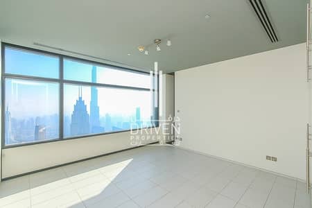 Rare Corner Unit with Burj and Sea View. Rare Corner Unit with Burj and Sea View.