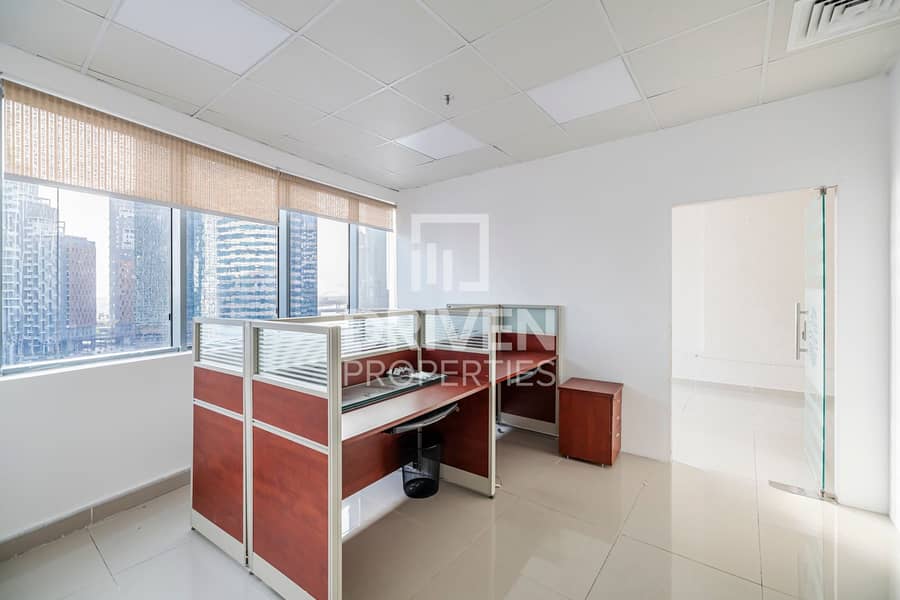 Ready to move-in | Fitted | Spacious Office