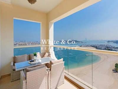 2 Bedroom Flat for Rent in Palm Jumeirah, Dubai - Fully Upgraded | Full Sea View | Vacant