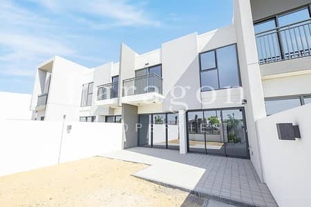 4 Bedroom Townhouse for Rent in Dubailand, Dubai - Vacant | Prime location | Single row