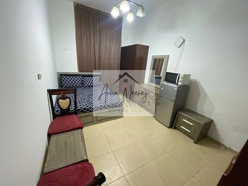 STUDIOS AVALABLE FOR FAMILY JUST 2 MINT AWAY FROM METRO