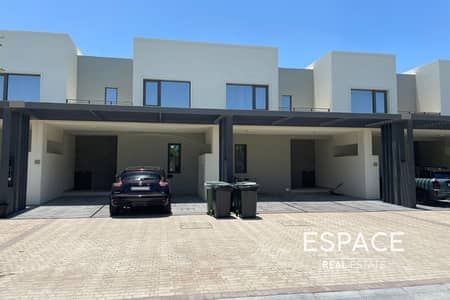 3 Bedroom Villa for Rent in Dubai South, Dubai - Landscaped | Well maintained | Ready