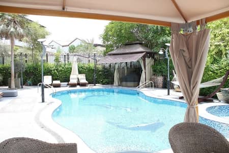 Luxurious 5 Bedroom Villa with Private Pool Luxurious 5 Bedroom Villa with Private Pool