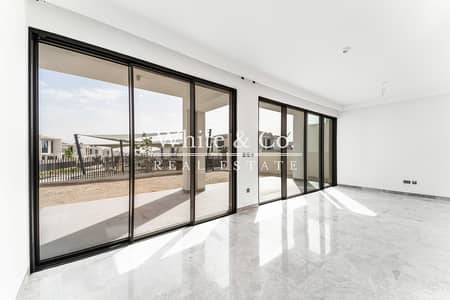 5 Bedroom Villa for Rent in Tilal Al Ghaf, Dubai - Upgraded Corner Plot | Suite | Backs Park