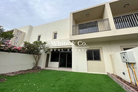 3 Bedroom Townhouse for Sale in Town Square, Dubai - Landscaped Garden | Large Layout | VOT