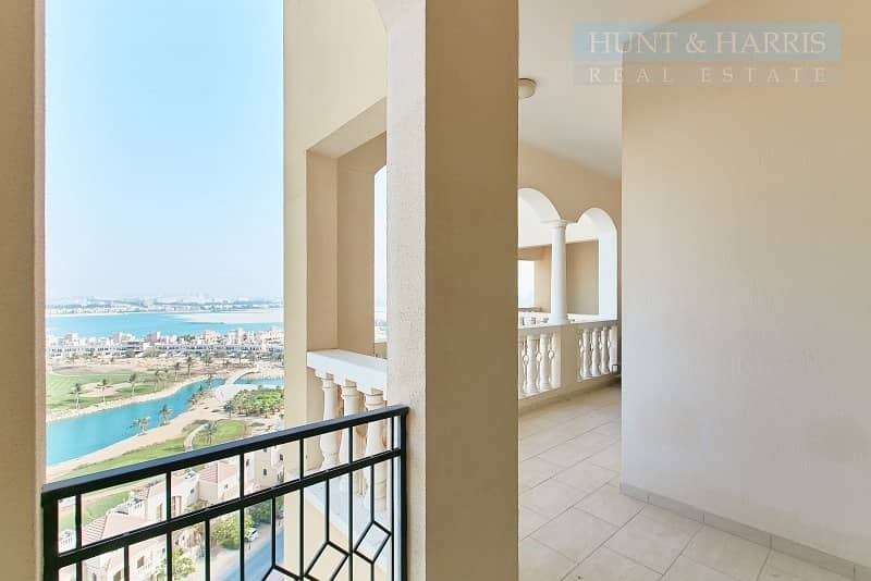 Stunning One Bedroom Apartment - Large Balcony