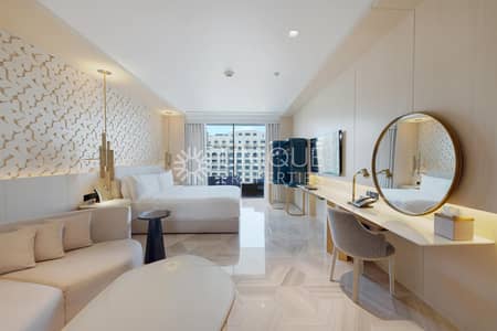Hotel Apartment for Sale in Palm Jumeirah, Dubai - Vacant | Investor Deal | High ROI