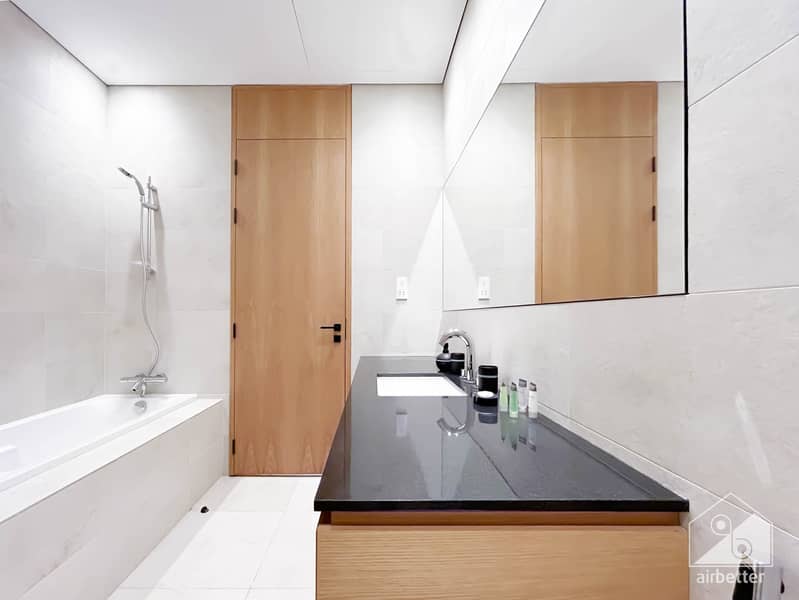 14 Residence 110 - 1005-13. jpg