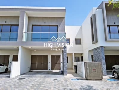 2 Bedroom Townhouse for Rent in Yas Island, Abu Dhabi - Single Row | Fitted Garden | Luxury Living | Hot Deal