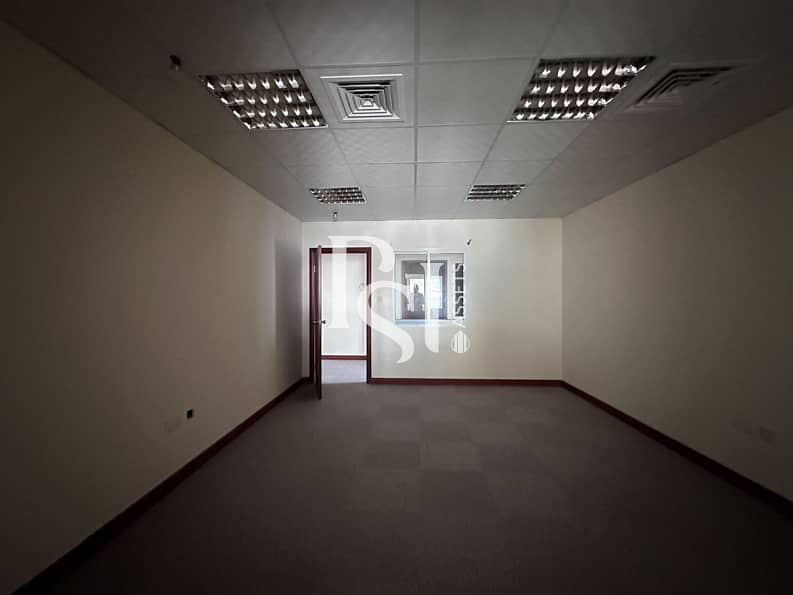 5 Mussafah- Abu Dhabi -  Office (13). jpg