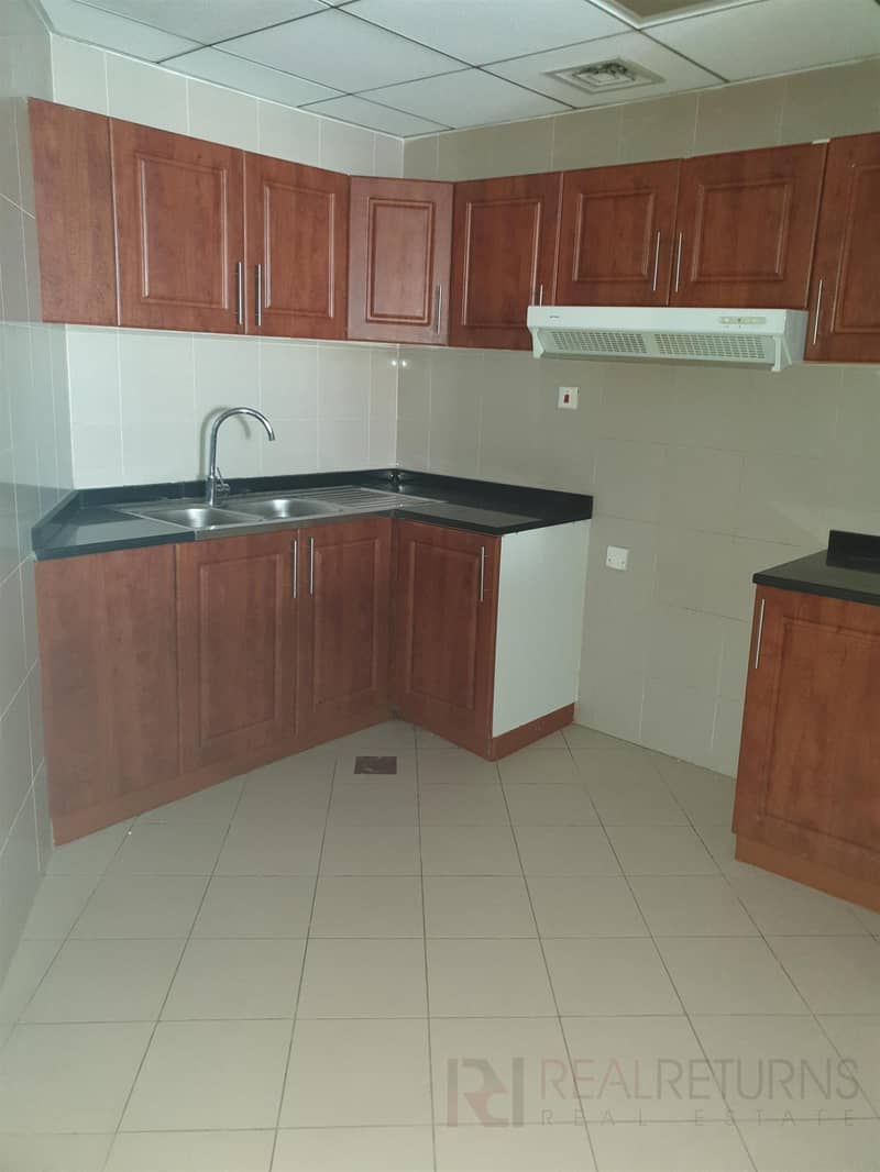 2 BHK with maids room for rent in JLT Icon Tower 2