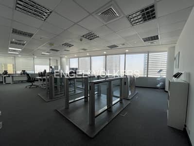 Office for Sale in Jumeirah Lake Towers (JLT), Dubai - Tenanted | Fitted Office | Grade A Tower