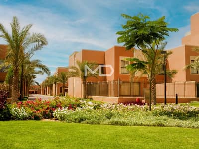 4 Bedroom Villa for Sale in Abu Dhabi Gate City (Officers City), Abu Dhabi - Large 4BR Villa | Amazing Offer | Emirati Price
