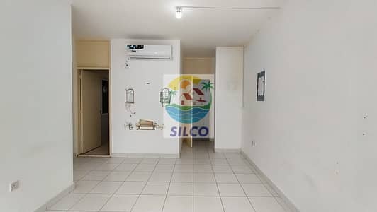 1 Bedroom Flat for Rent in Tourist Club Area (TCA), Abu Dhabi - Spacious flat, No cash deposit needed