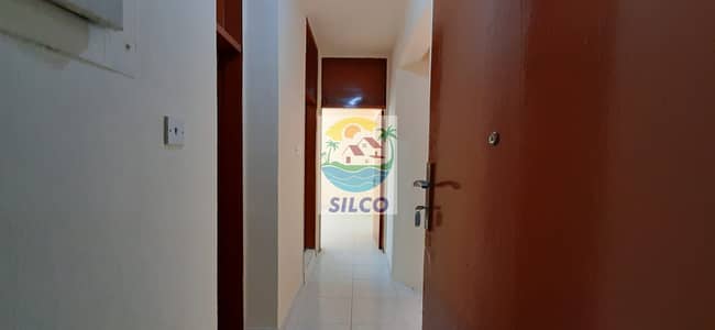 شقة 2 غرفة نوم للايجار في شارع الفلاح، أبوظبي - WhatsApp Image 2023-10-18 at 3.56. 23 PM. jpeg
