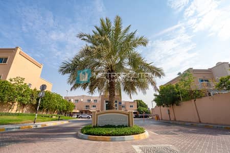 3 Bedroom Villa for Sale in Al Reef, Abu Dhabi - Vacant 3BR | Single Row | Modified Kitchen