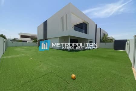 5 Bedroom Villa for Rent in Yas Island, Abu Dhabi - Corner 5BR+M | Huge Plot | Ready To Move In