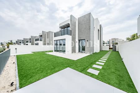 4 Bedroom Villa for Sale in Dubai South, Dubai - Single Row | Golf View | Vacant | Exclusive