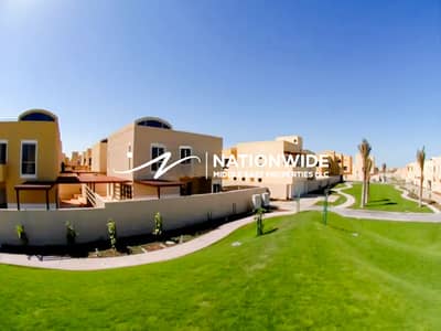 3 Bedroom Villa for Sale in Al Raha Gardens, Abu Dhabi - Comfortable Unit | Super Facilities | High-End