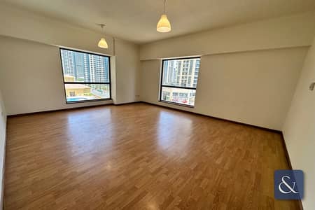 Vacant | Low Floor | Large Square Layout