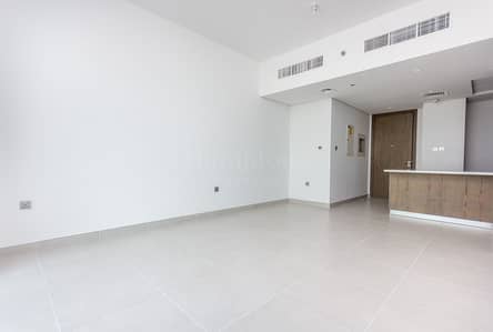 2 Bedroom Flat for Rent in Dubai Science Park, Dubai - Maids Room | Long Balcony | Spacious and Bright