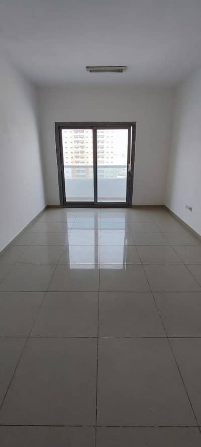 فلیٹ 1 غرفة نوم للايجار في النهدة، الشارقة - HOTT OFFER ON 1 BR HALL APARTMENT AVAILABL FOR RENT 29K,30K,32K,34K 1 MONTH FREE ONLY FOR FAMILY NEXT TO LULLU ON RTA BUS STOP F24 NEAR SAHARA CENTRE