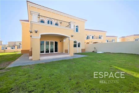 3 Bedroom Villa for Sale in Jumeirah Park, Dubai - 3 BR VOT Legacy Large | Well Maintained