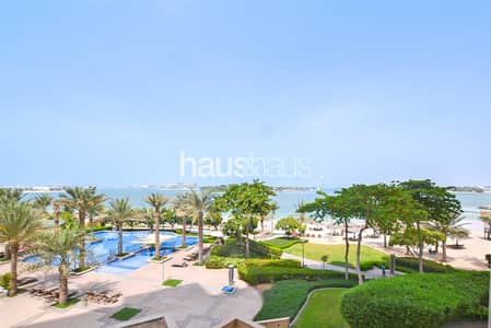 2 Bedroom Apartment for Sale in Palm Jumeirah, Dubai - Vacant on Transfer| Sea Views | Exclusive