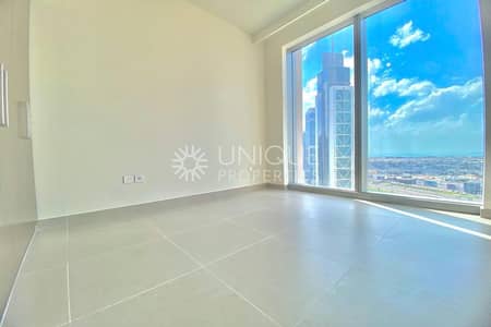 2 Bedroom Flat for Rent in Downtown Dubai, Dubai - Vacant | Brand New | Sea View | High Floor