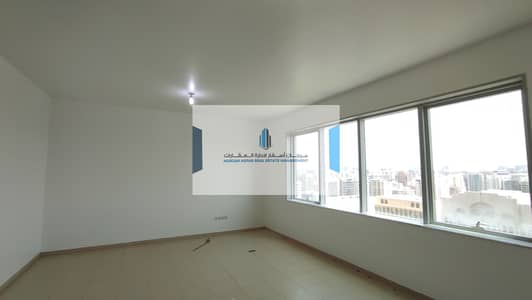 فلیٹ 4 غرف نوم للايجار في شارع الشيخ راشد بن سعيد، أبوظبي - LQqGhhObtFHEBmb8ieFxbKi0GuAzhlFOOnpJ25cl
