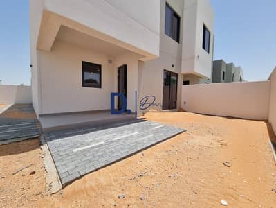 3 Bedroom Townhouse for Rent in Yas Island, Abu Dhabi - 3BR Townhouse, Corner Big Unit, Sigle Row with Big Yard