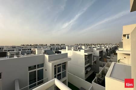 5 Bedroom Townhouse for Sale in DAMAC Hills 2 (Akoya by DAMAC), Dubai - Extended Kitchen and Bedrooms | 5 bedroom | Amargo