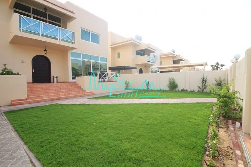 FULLY FURNISHED AND SERVICED LUXURIOUS 3BR+MAID'S VILLA WITH GARDEN IN UMM SUQEI