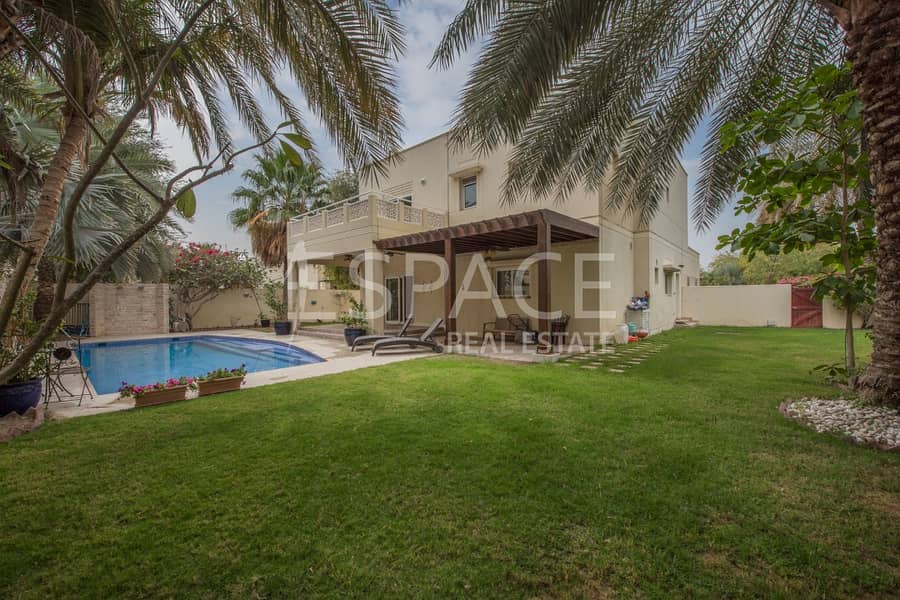 Fully Upgraded - Large Plot - Private Pool