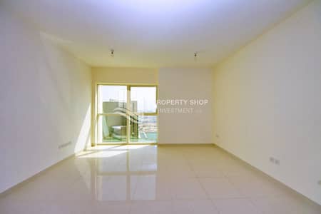 2 Bedroom Flat for Rent in Al Reem Island, Abu Dhabi - 2-bedroom-apartment-al-reem-island-marina-square-marina-blue-living-area. JPG