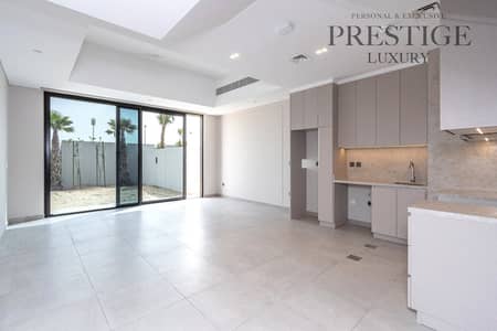 2 Bedroom Villa for Rent in Mohammed Bin Rashid City, Dubai - Brand new | Middle Unit | Bright and Spacious