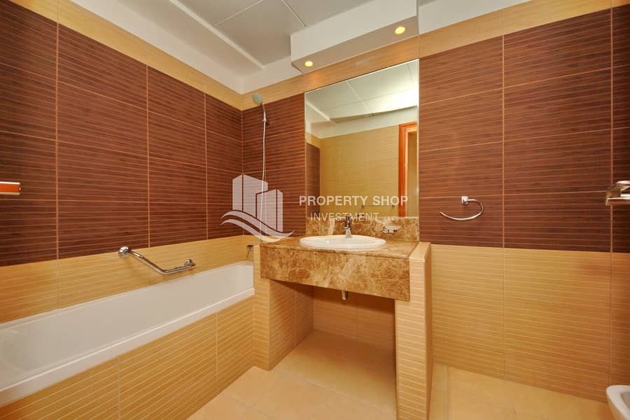 15 3-br-apartment-al-reem-island-shams-abu-dhabi-beach-tower-a-bathroom. JPG