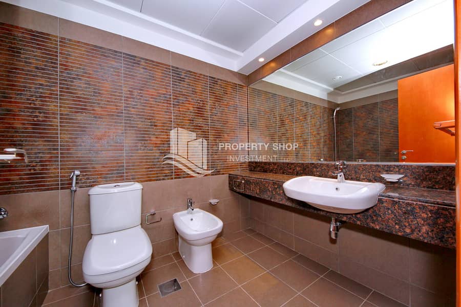16 3-br-apartment-al-reem-island-shams-abu-dhabi-beach-tower-a-master-bathroom. JPG