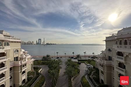 2 Bedroom Apartment for Sale in Palm Jumeirah, Dubai - Dubai Skyline & Open Sea View-Must own-Beachfront