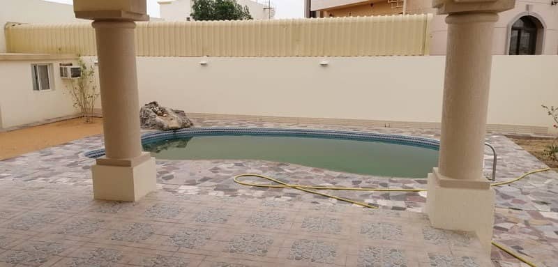 very nice villa in elwarqaa 5bedroom good location